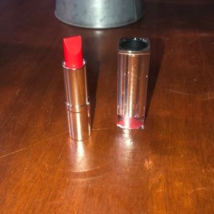 Estée Lauder “Hot Streak” Lip